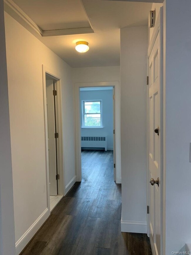 Building Photo - 4410 Baychester Ave