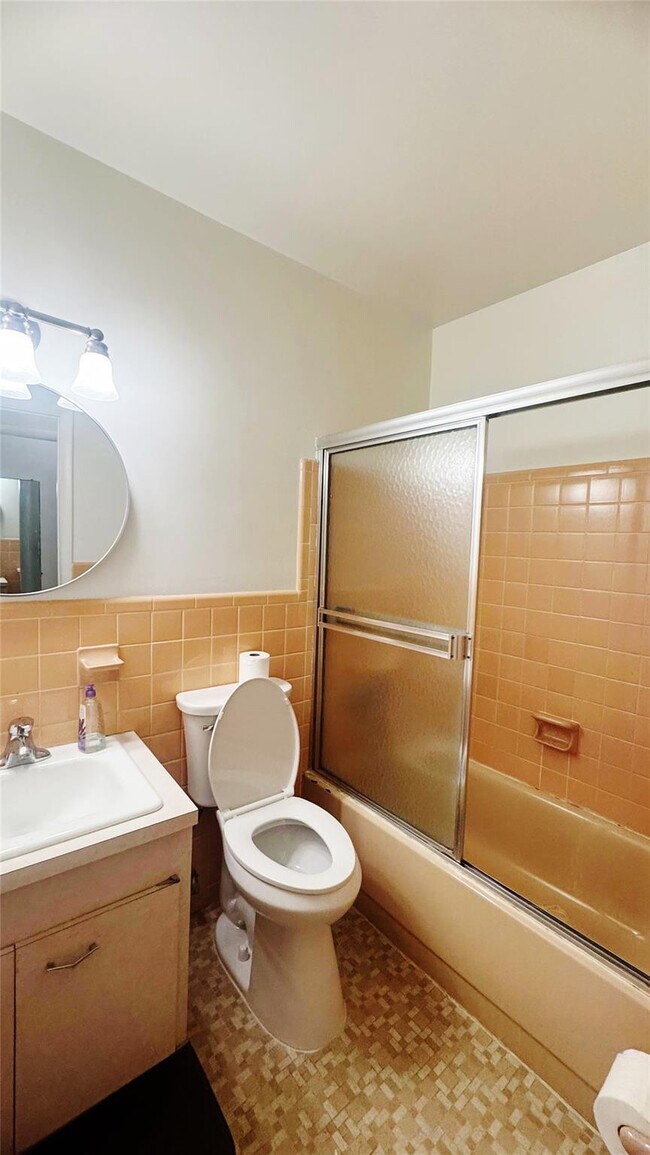 Building Photo - 2001 S Ocean Dr