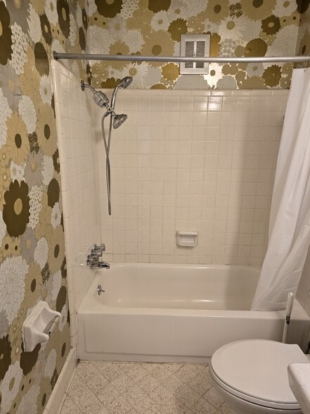bathroom beautiful foil paper - 2601 Hillsboro Pike