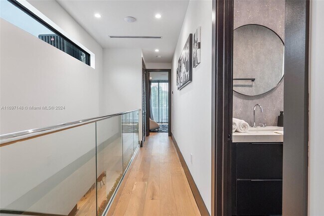 Building Photo - BUENA VISTA HGTS