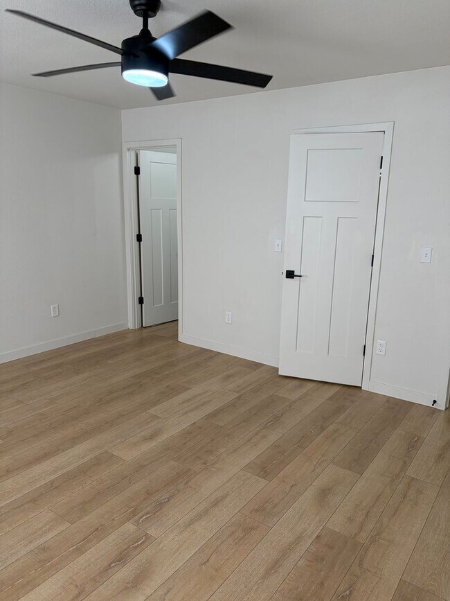 Building Photo - 3 BEDROOM, 2.5 BATHROOM SOUTH PARK TWIN HOME WITH ATTACHED 2 CAR GARAGE