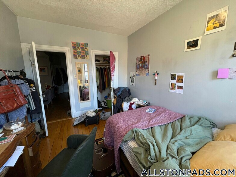 Building Photo - 18 Glenville Ave