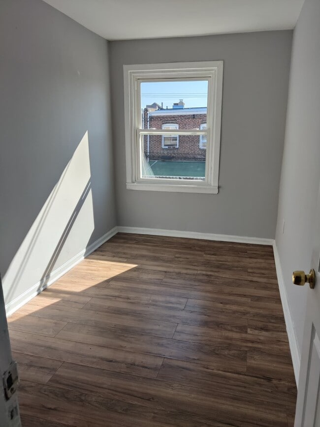 Building Photo - 6546 Theodore St