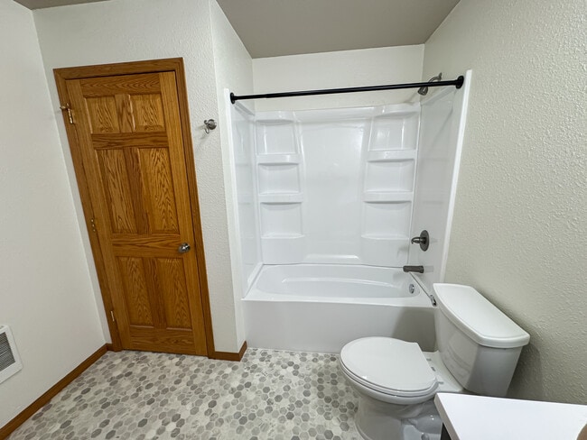 Building Photo - Theater Apartments Beulah