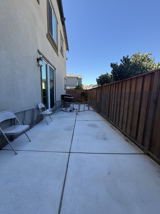 Building Photo - 2062 Cottonwood St