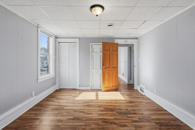 Building Photo - 921 15th St