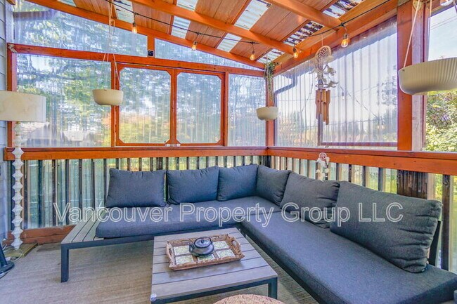 Building Photo - 4404 NE 98th Cir