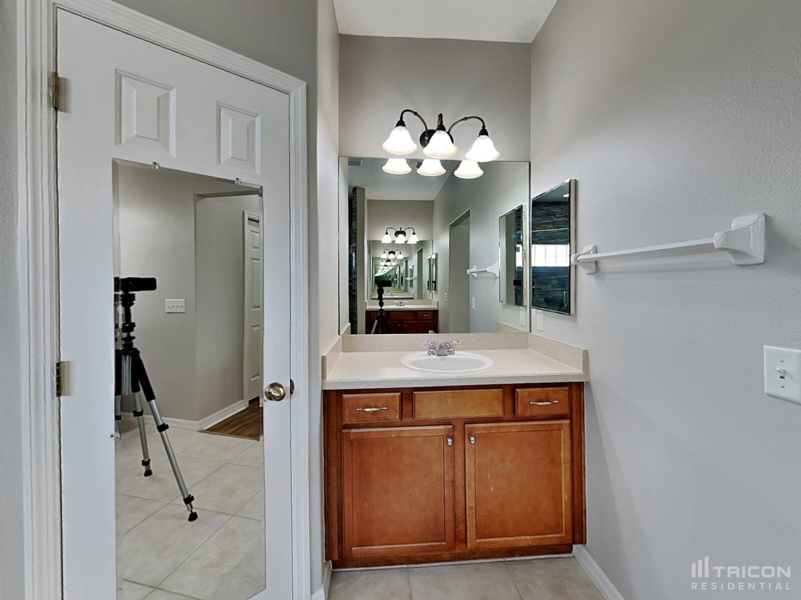 Building Photo - 36831 Queen Bee Ln