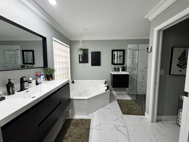Building Photo - 18038 Rhumba Way