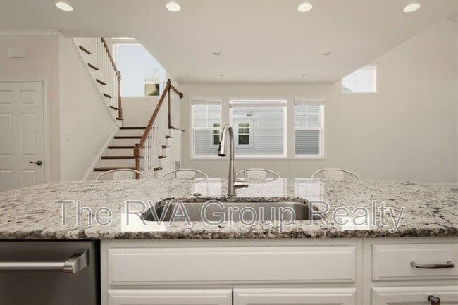 Building Photo - 5025 Rivermere Ln