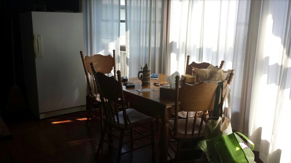 Building Photo - 414 Porter Ave