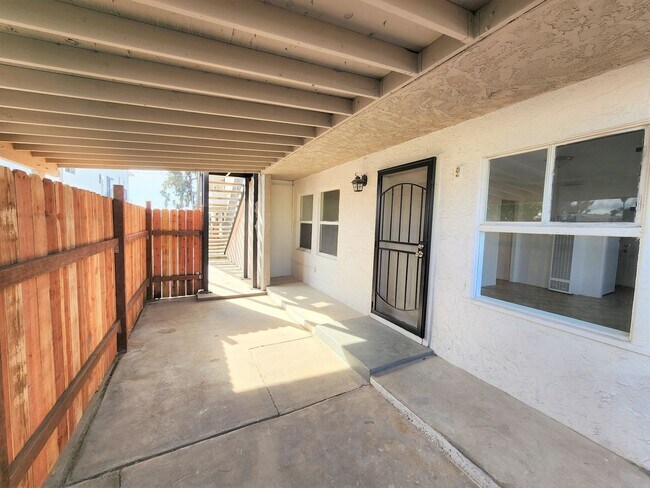 Building Photo - LARGE 1 BEDROOM WITH PRIVATE PATIO