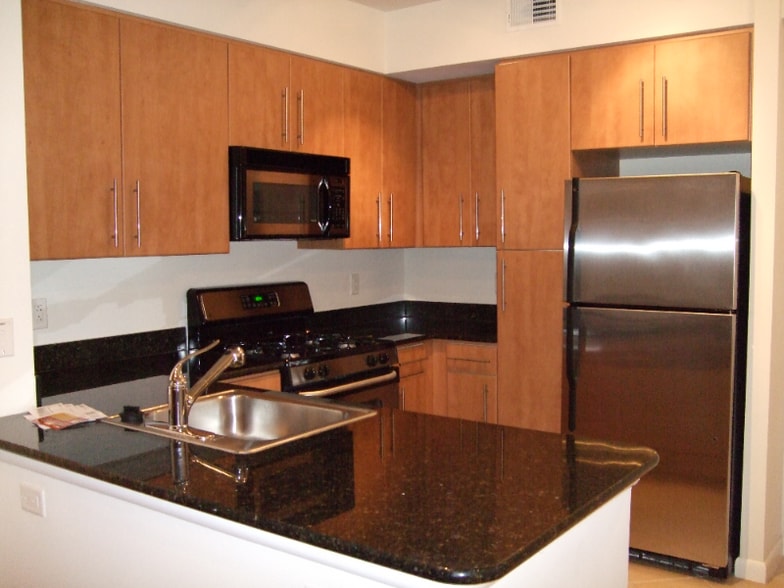 Building Photo - 1021 N Garfield St