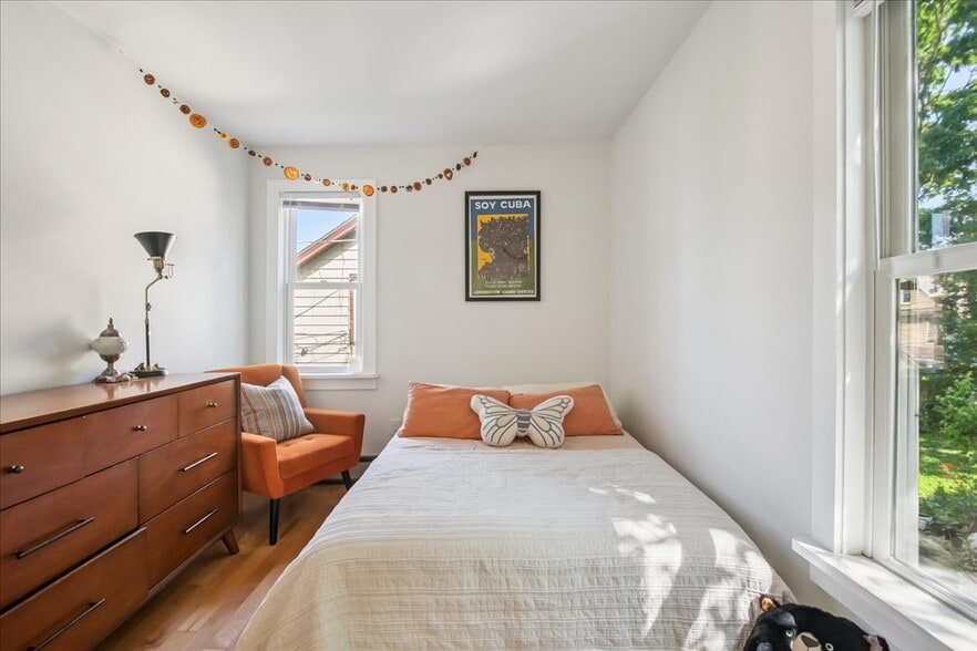 Building Photo - 72 Lakeview Ter