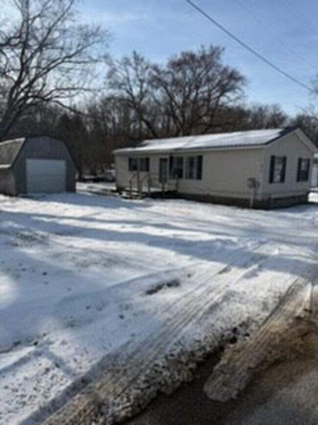 Building Photo - 7670 E 280 N