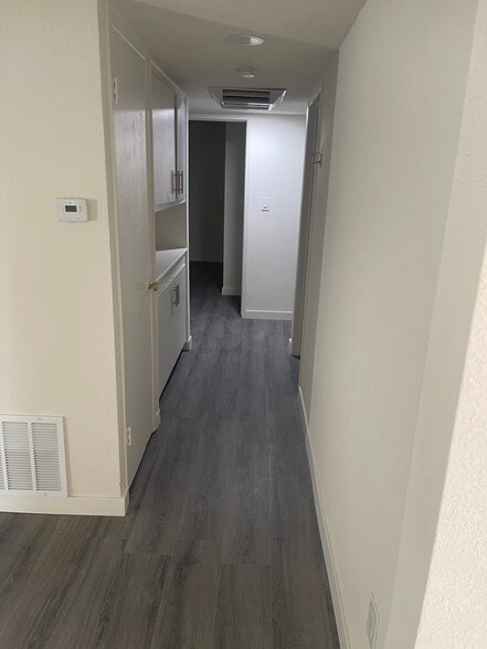 Building Photo - 21101 Neuralia Rd