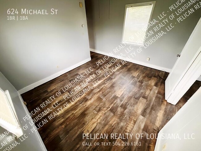 Building Photo - 624 Michael St