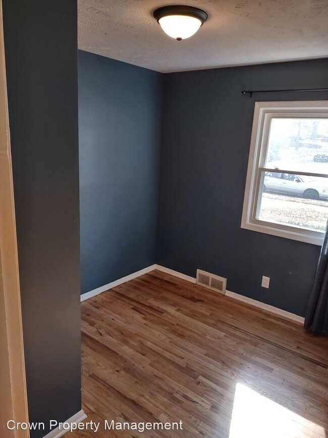 Building Photo - 3 br, 1 bath House - 8902 Westridge Dr