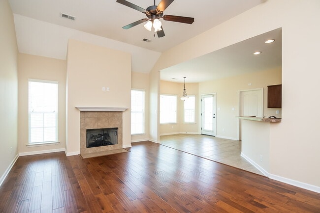 Building Photo - 6135 Trail Creek Ln