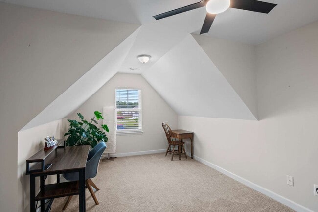 Building Photo - 410 Silverstone Pl