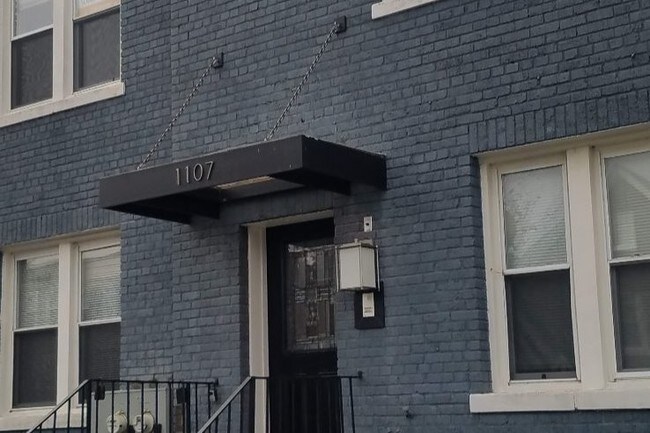 Building Photo - 1107 Penn St NE