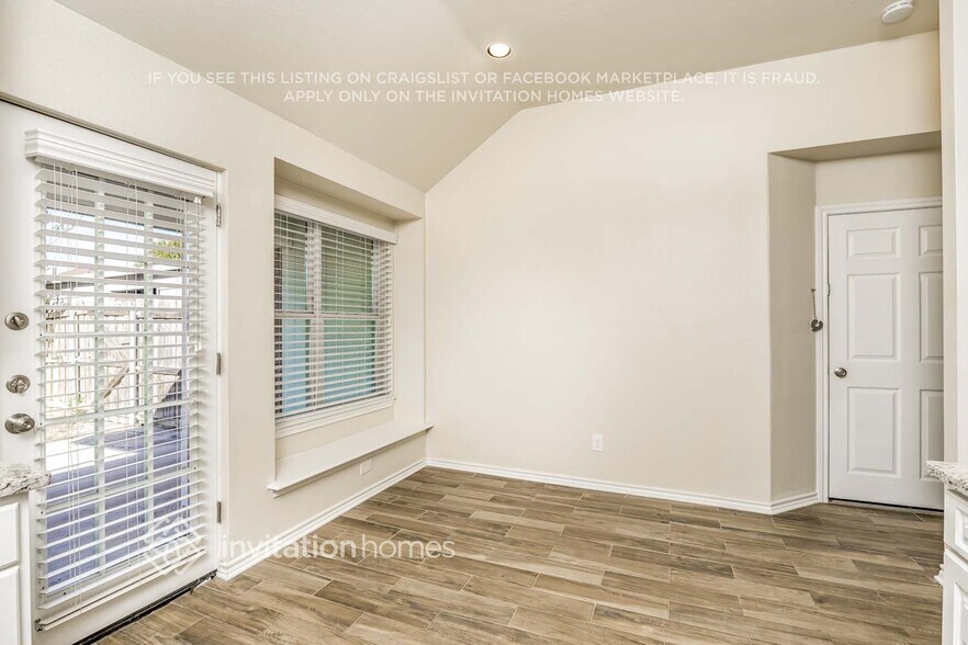 Building Photo - 8081 Durham Dr