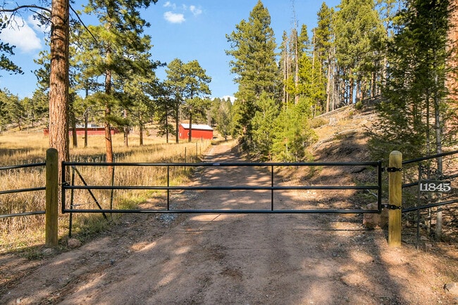 Building Photo - 11845 US Hwy 285