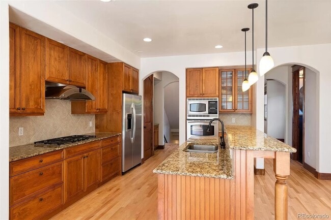 Building Photo - 5 bedroom home 3 blocks from Wash Park!