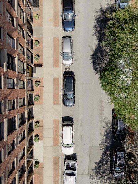 Building Photo - 155 S River St