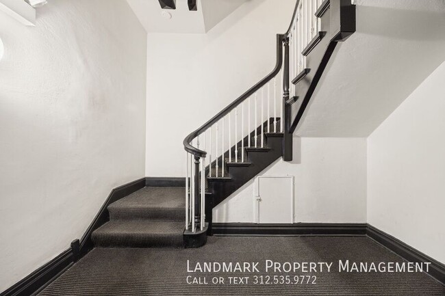 Building Photo - 5464 S Cornell Ave