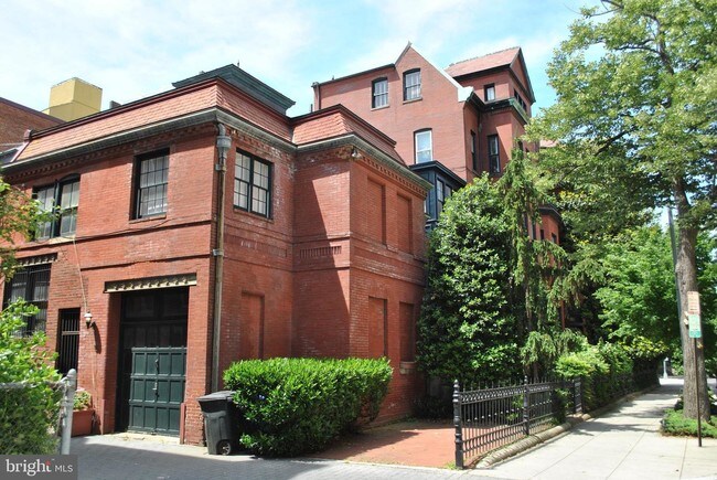 Building Photo - 1633 16th St NW