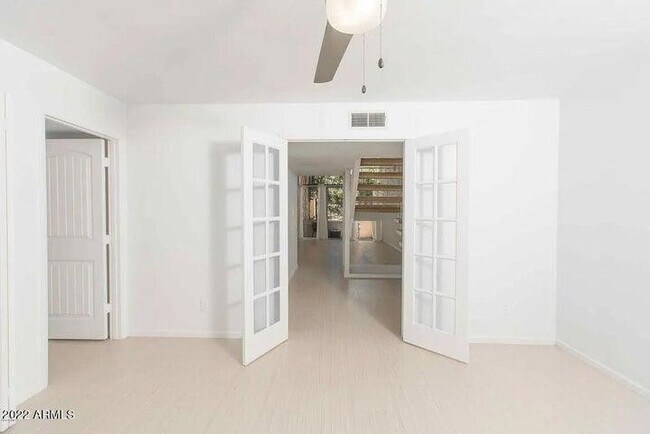 Building Photo - 334 W Medlock Dr