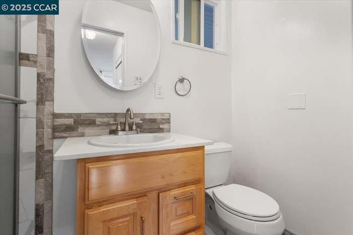 Building Photo - 987 Vía Bregani