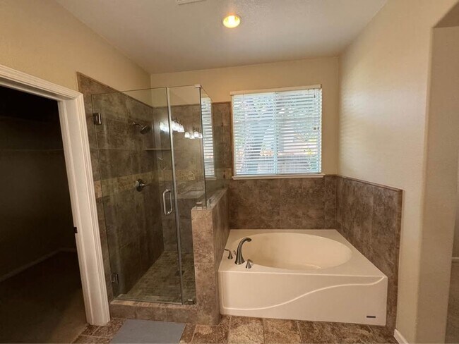 Building Photo - Home for Rent in Carmichael, CA
