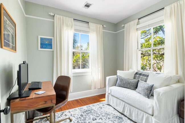 Building Photo - 56 Gadsden St