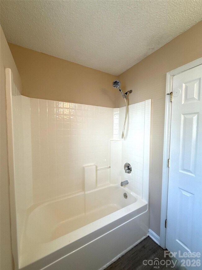 Building Photo - 507 Shafter Ct