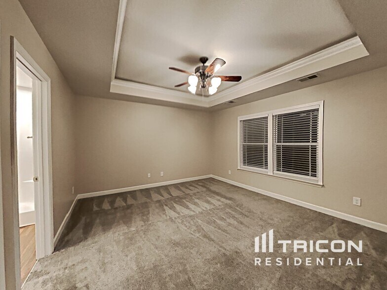 Building Photo - 800 Alley Ridge Dr