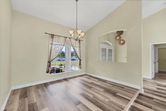 Building Photo - Annual Pool Home for Rent in Englewood