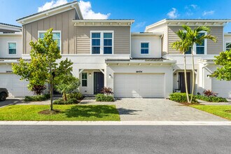 Building Photo - 16474 Helix Ct