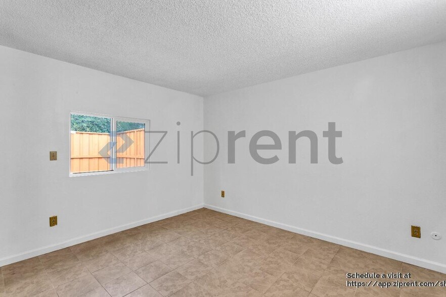 Building Photo - 2412 Sequoia Dr