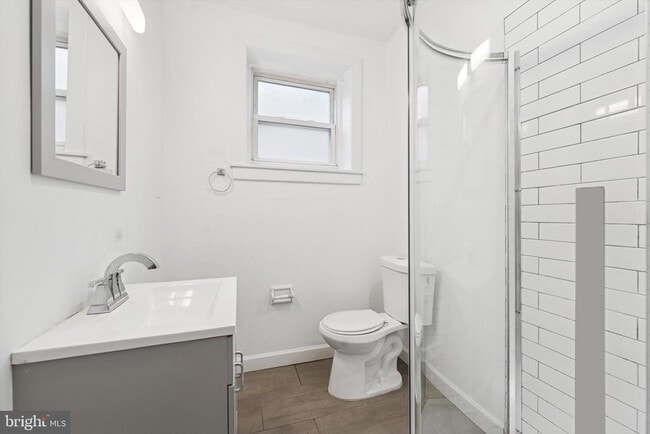 Building Photo - 334 Lombard St