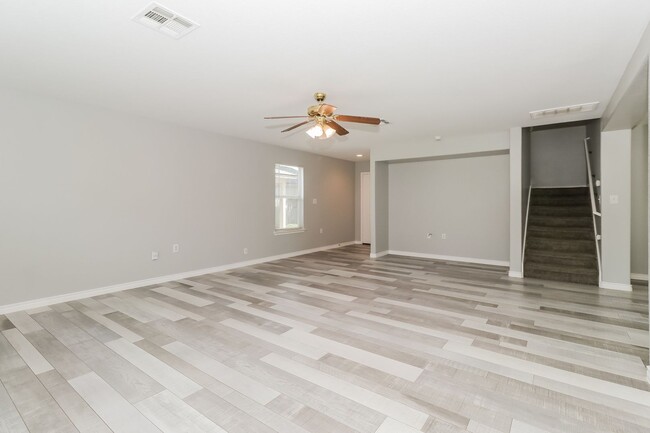 Building Photo - Amazing home ready to move in!