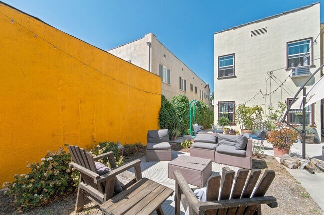 Building Photo - 408 N Spaulding Ave