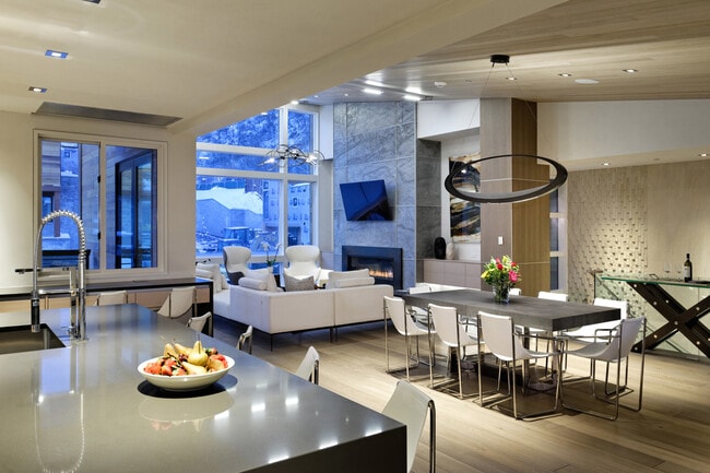 Building Photo - 126 Juan St