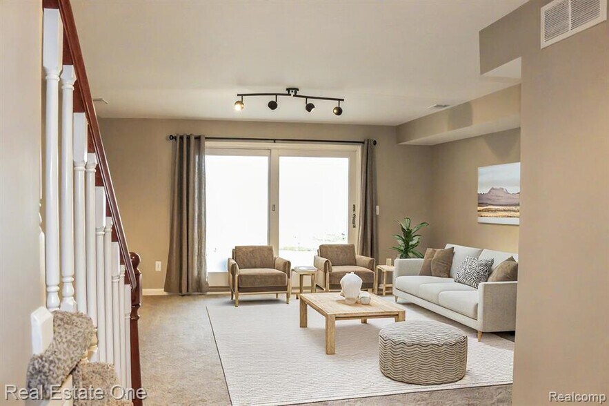 Building Photo - 121 N North Shore Dr