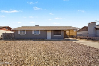 Building Photo - 1319 W Tulip Pl