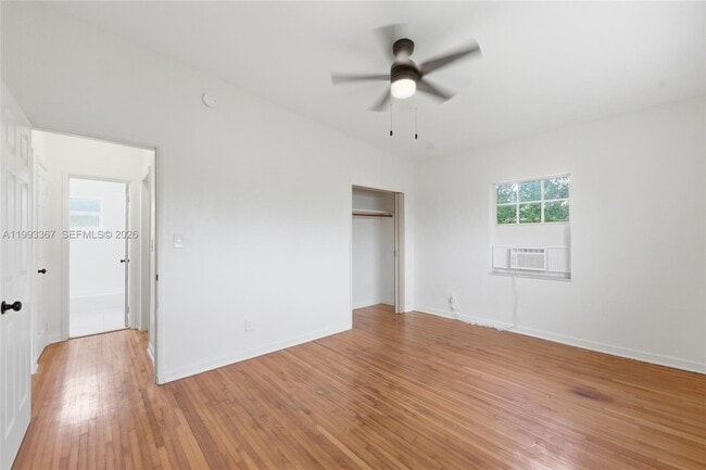 Building Photo - 1620 NE 160th St