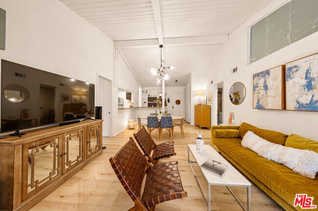 Building Photo - 6425 Green Valley Cir