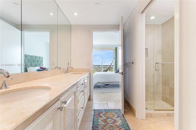 Building Photo - 3400 SW 27th Ave