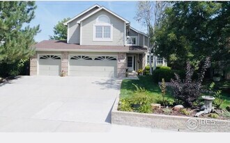 Building Photo - 566 E 16th Ave